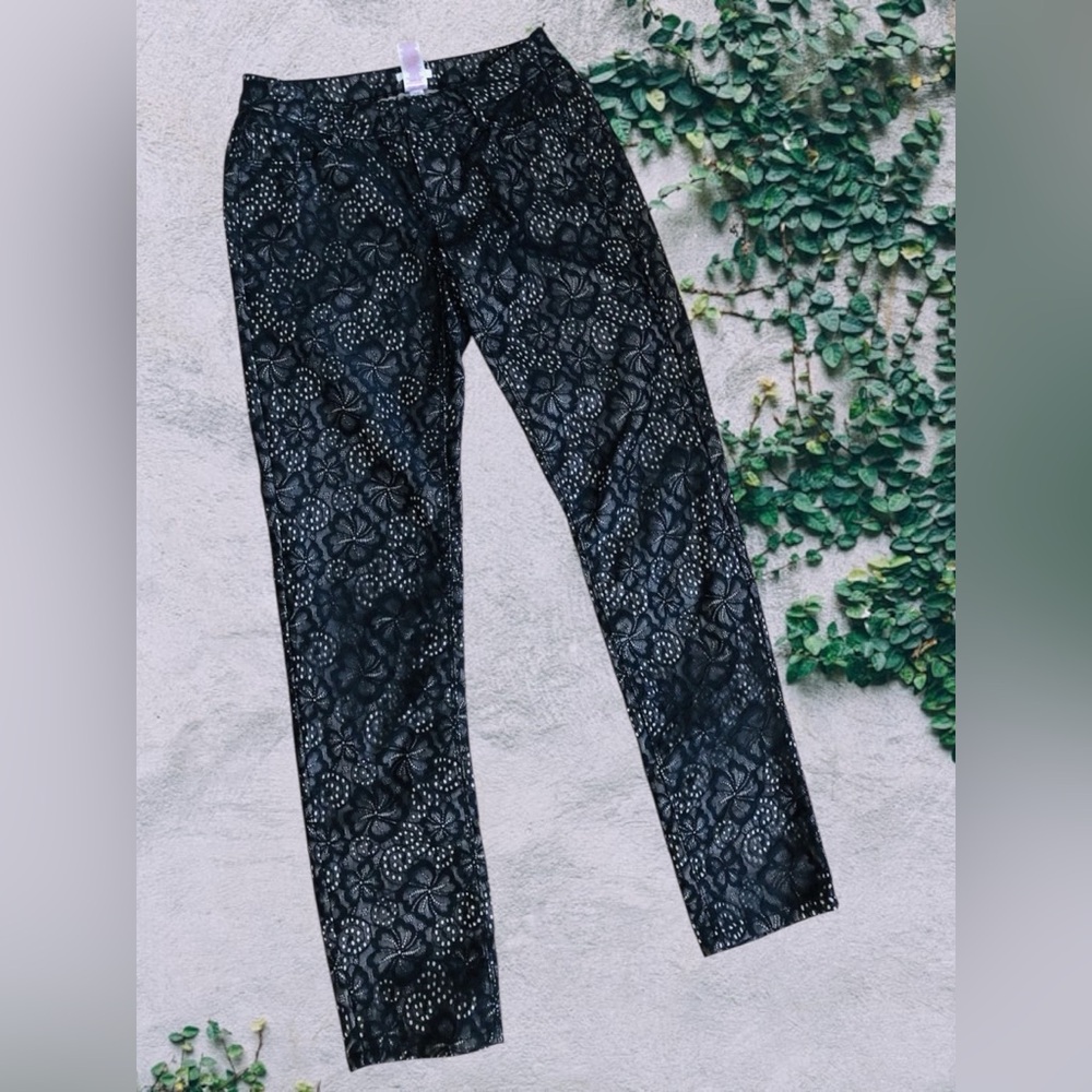 Xhilaration Juniors Size 7 Black Lace over nude Dress Pants Skinny Excellent